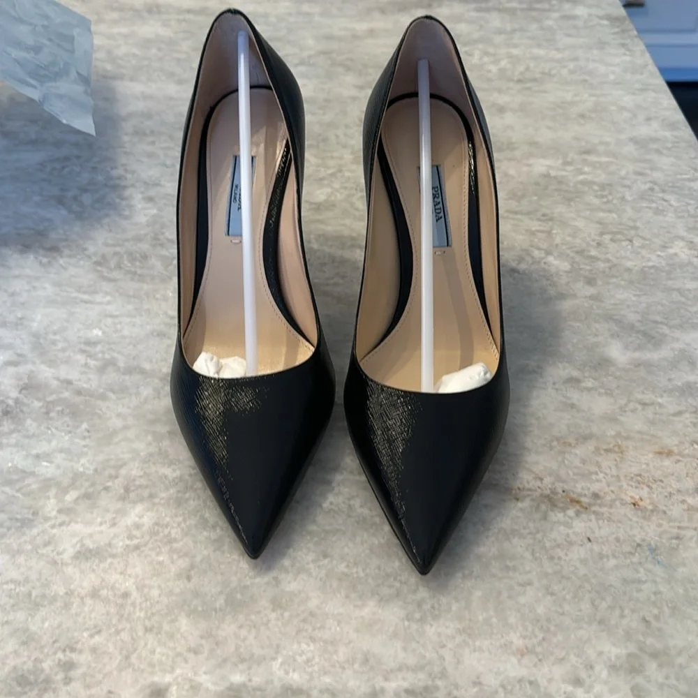 Prada Shoes, Calzature Donna in Black, size 38Euro 8US. - Picture 11 of 12